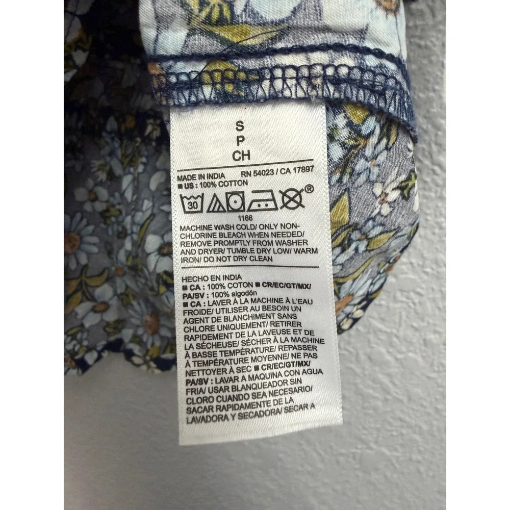 Old Navy Floral Puff Sleeve Smocked Waist Top Navy Blue Daisy Print Small NWT